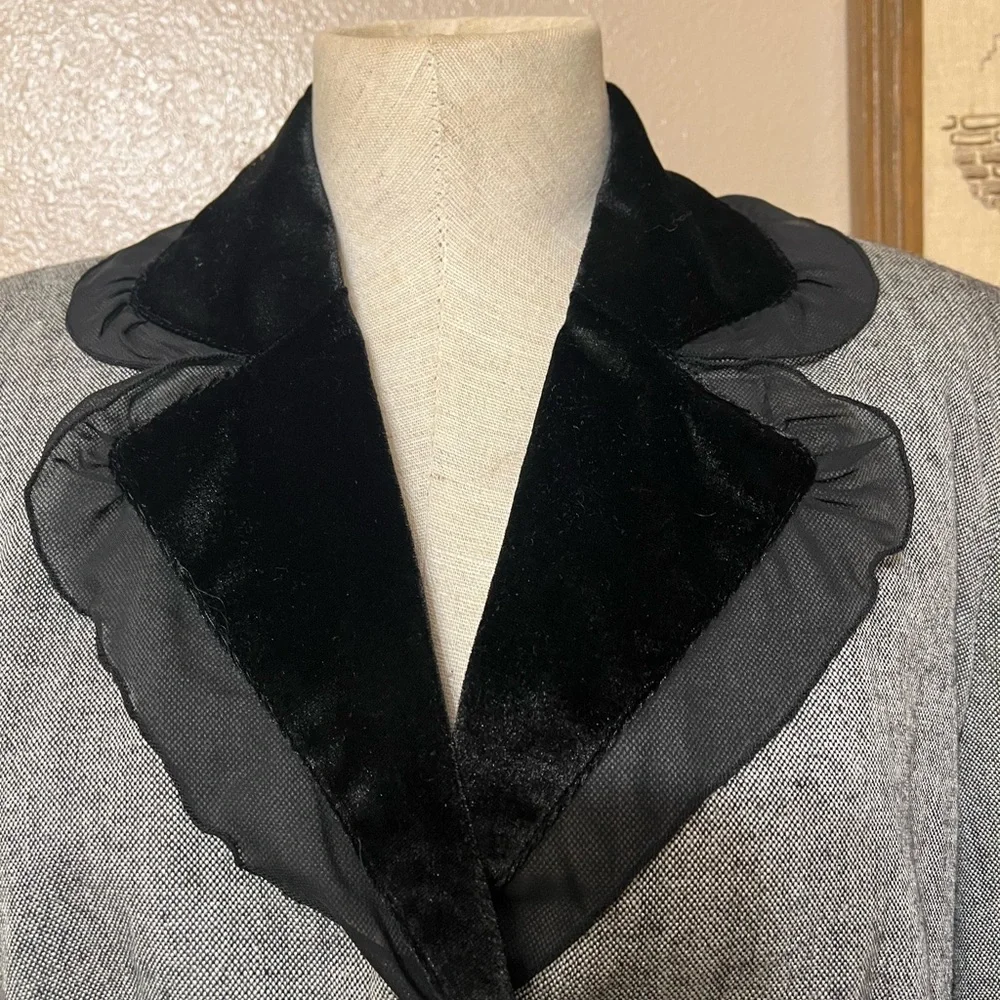 metrostyle Gray Jacket with Black Scalloped Trim size 8